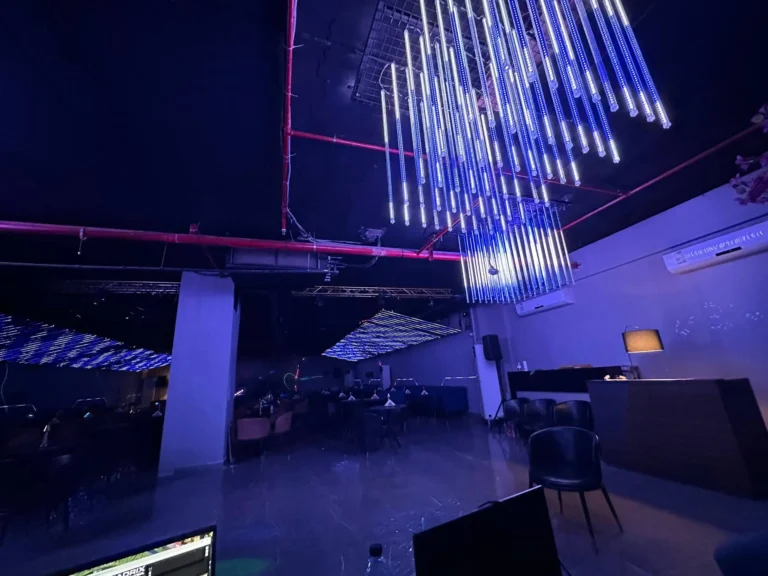 Watr Cafe & Lounge